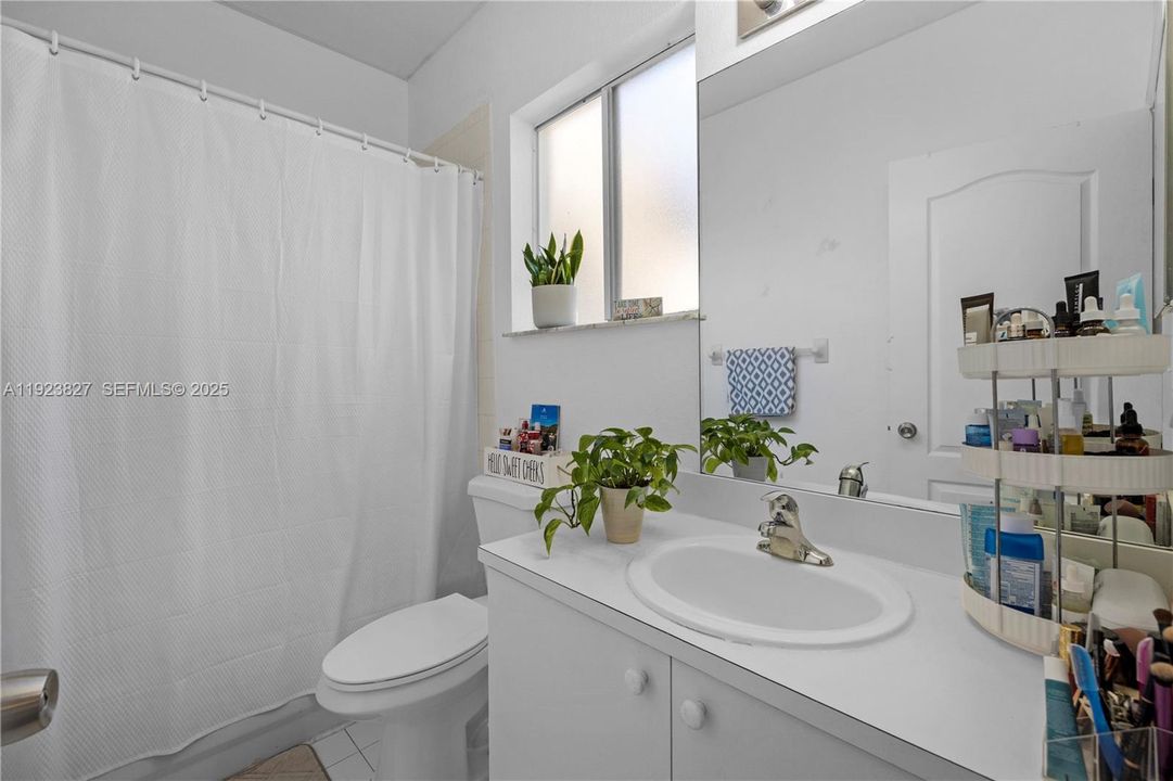 На продажу: $425,000 (3 спален, 2 ванн, 1295 Квадратных фут)