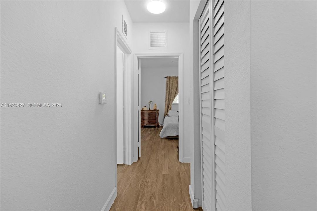 На продажу: $425,000 (3 спален, 2 ванн, 1295 Квадратных фут)