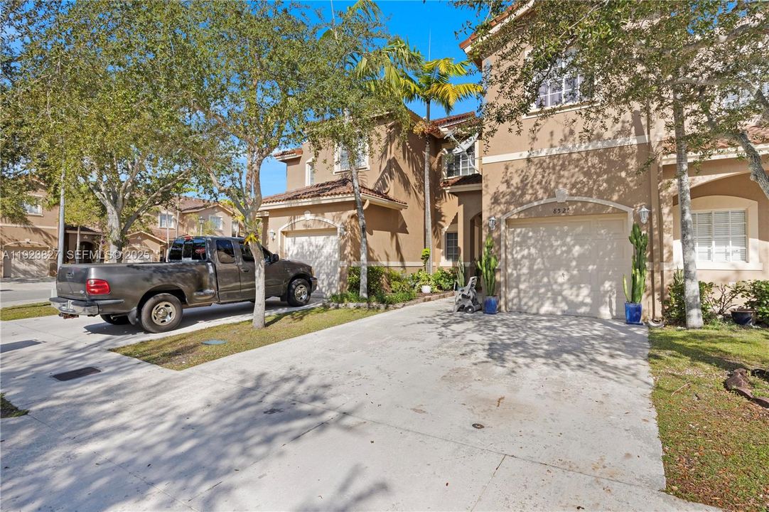 На продажу: $425,000 (3 спален, 2 ванн, 1295 Квадратных фут)