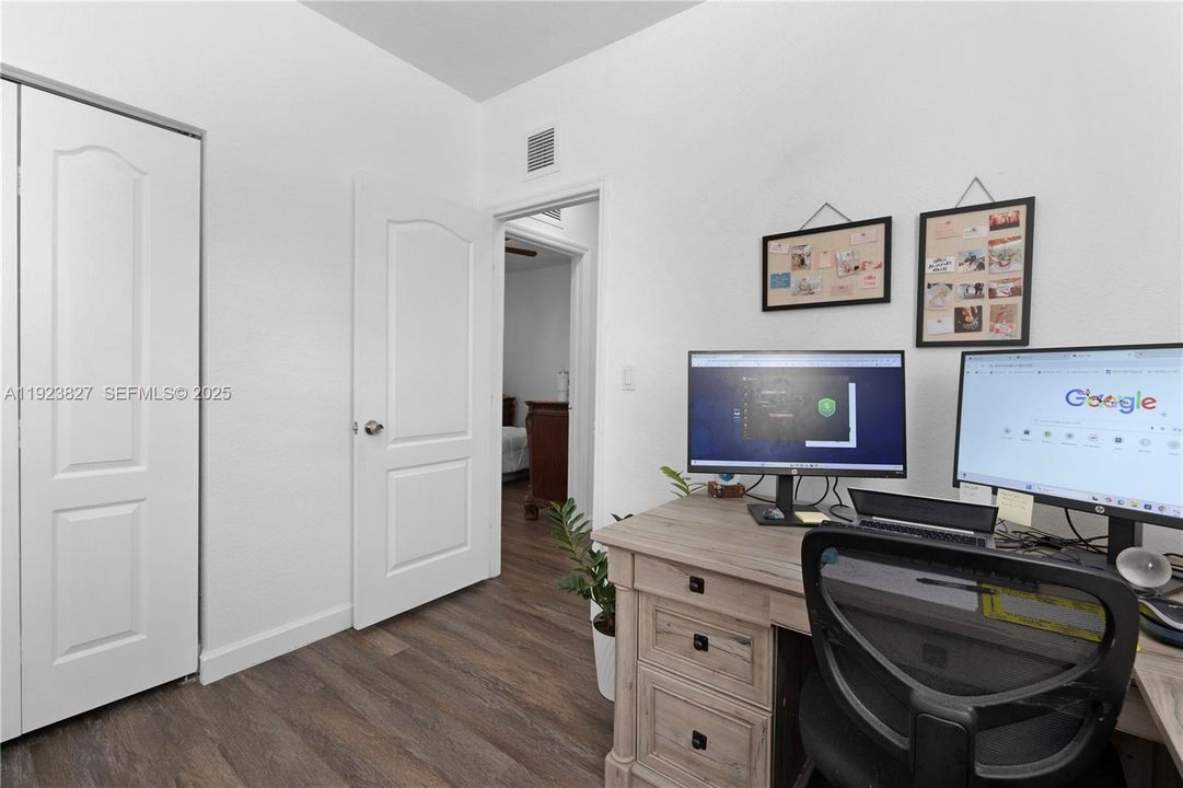 На продажу: $425,000 (3 спален, 2 ванн, 1295 Квадратных фут)