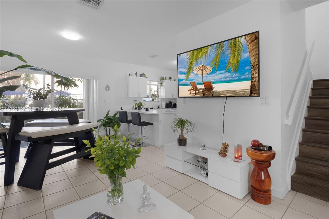 На продажу: $425,000 (3 спален, 2 ванн, 1295 Квадратных фут)