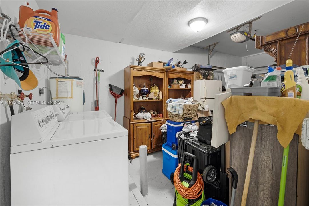 На продажу: $425,000 (3 спален, 2 ванн, 1295 Квадратных фут)