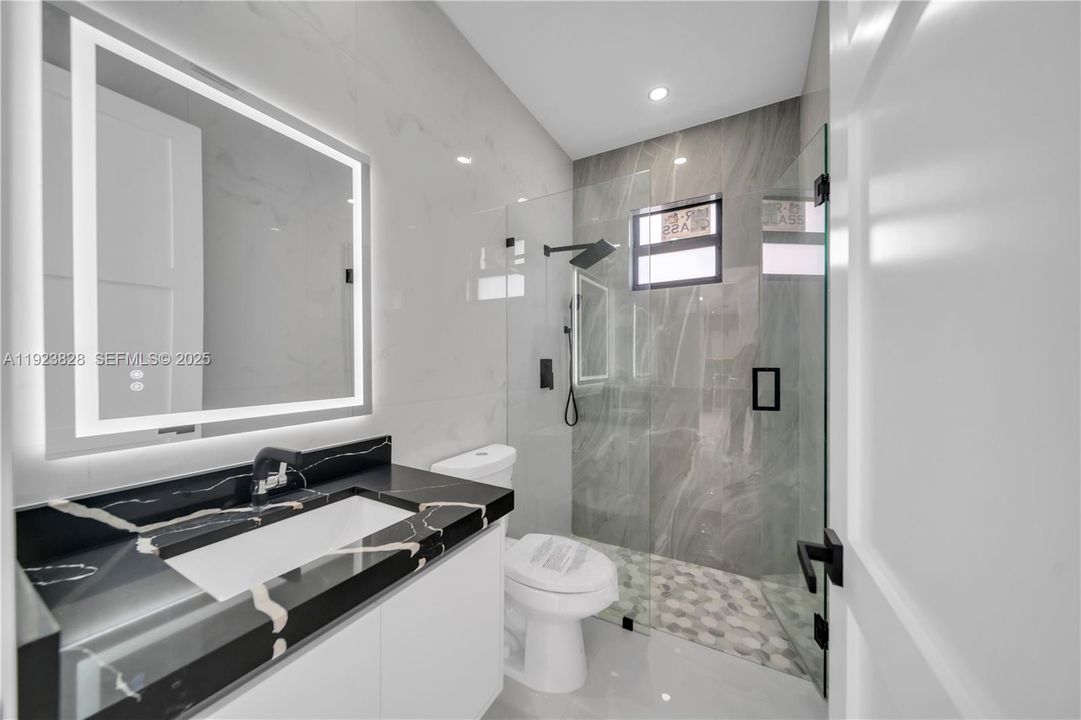 На продажу: $379,900 (3 спален, 3 ванн, 0 Квадратных фут)