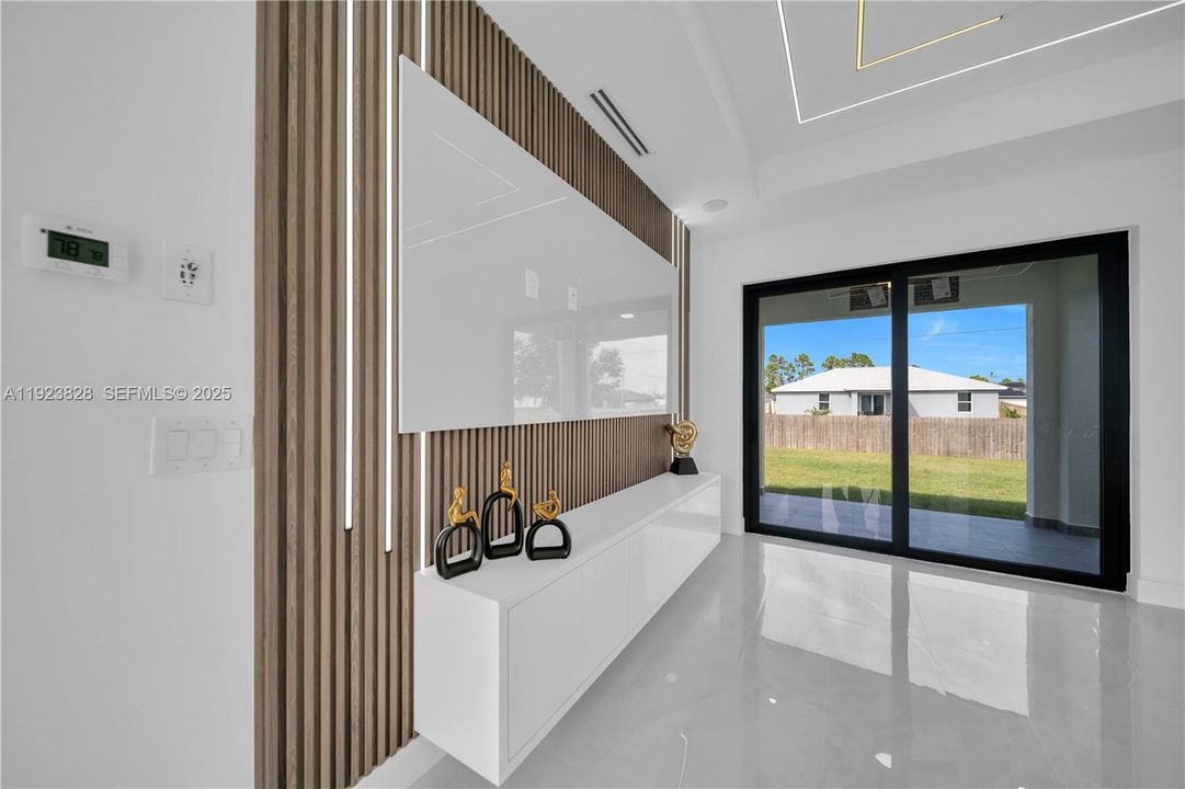 На продажу: $379,900 (3 спален, 3 ванн, 0 Квадратных фут)