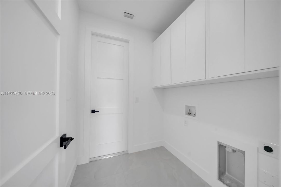 На продажу: $379,900 (3 спален, 3 ванн, 0 Квадратных фут)