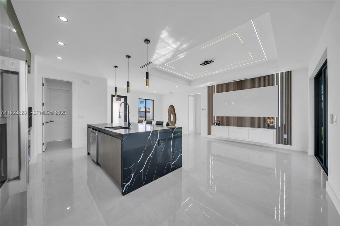 На продажу: $379,900 (3 спален, 3 ванн, 0 Квадратных фут)