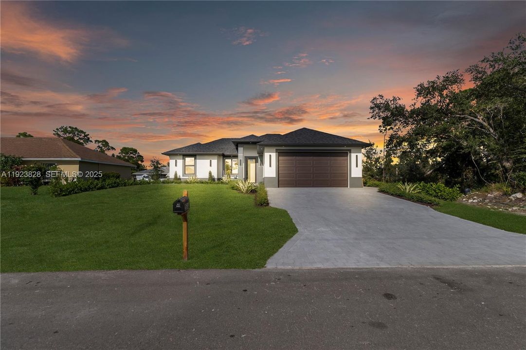 На продажу: $379,900 (3 спален, 3 ванн, 0 Квадратных фут)