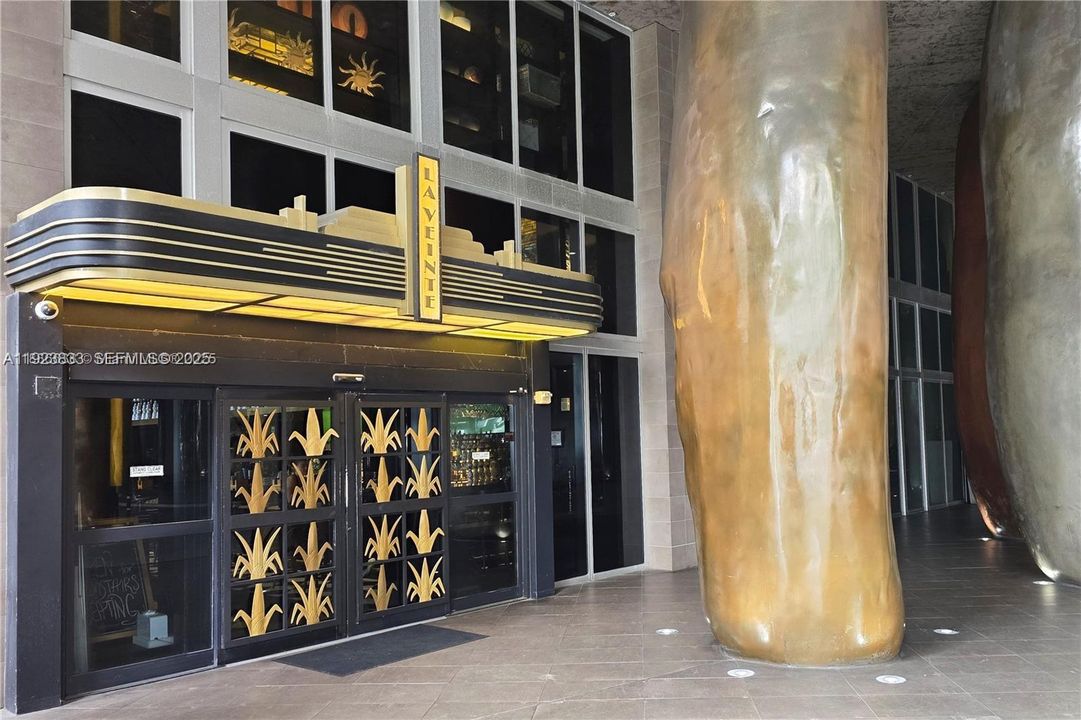 For Sale: $1,210,000 (2 beds, 2 baths, 1654 Square Feet)