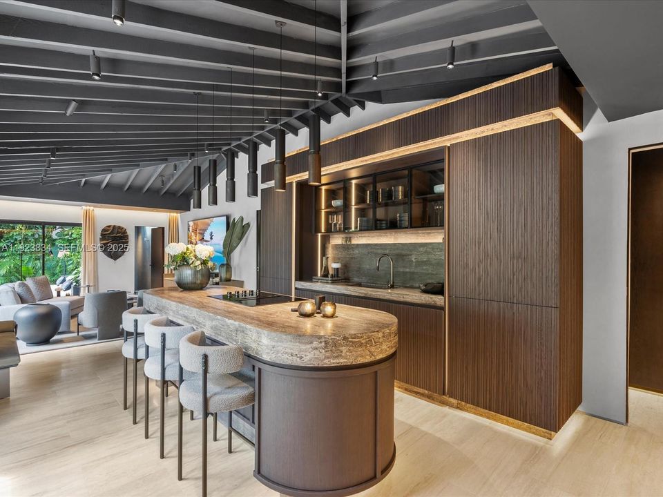 For Sale: $2,480,000 (2 beds, 3 baths, 1094 Square Feet)