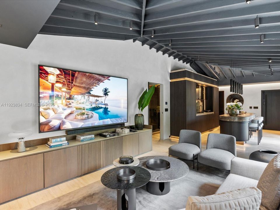 For Sale: $2,480,000 (2 beds, 3 baths, 1094 Square Feet)