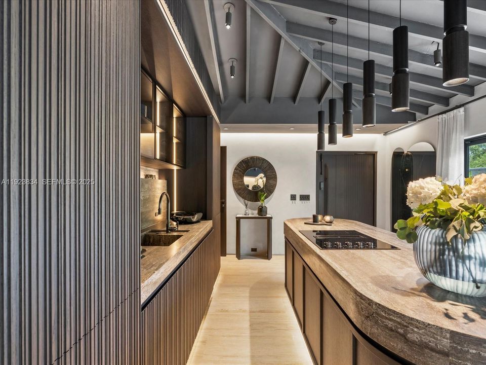 For Sale: $2,480,000 (2 beds, 3 baths, 1094 Square Feet)