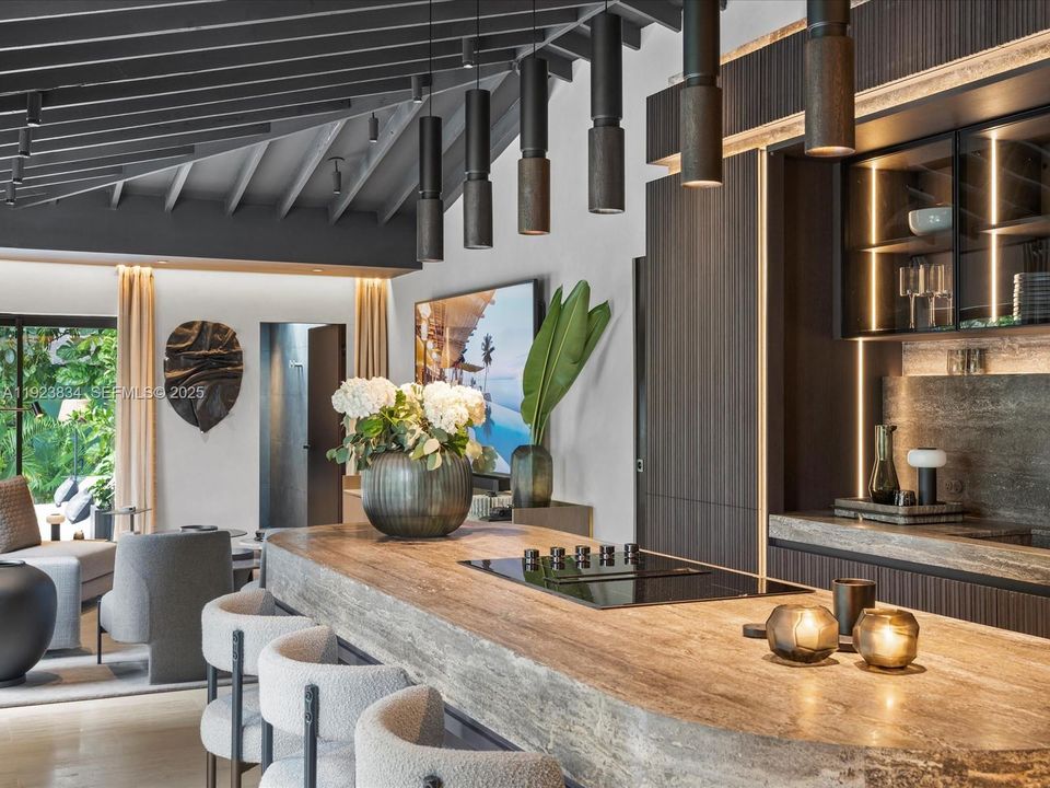 For Sale: $2,480,000 (2 beds, 3 baths, 1094 Square Feet)