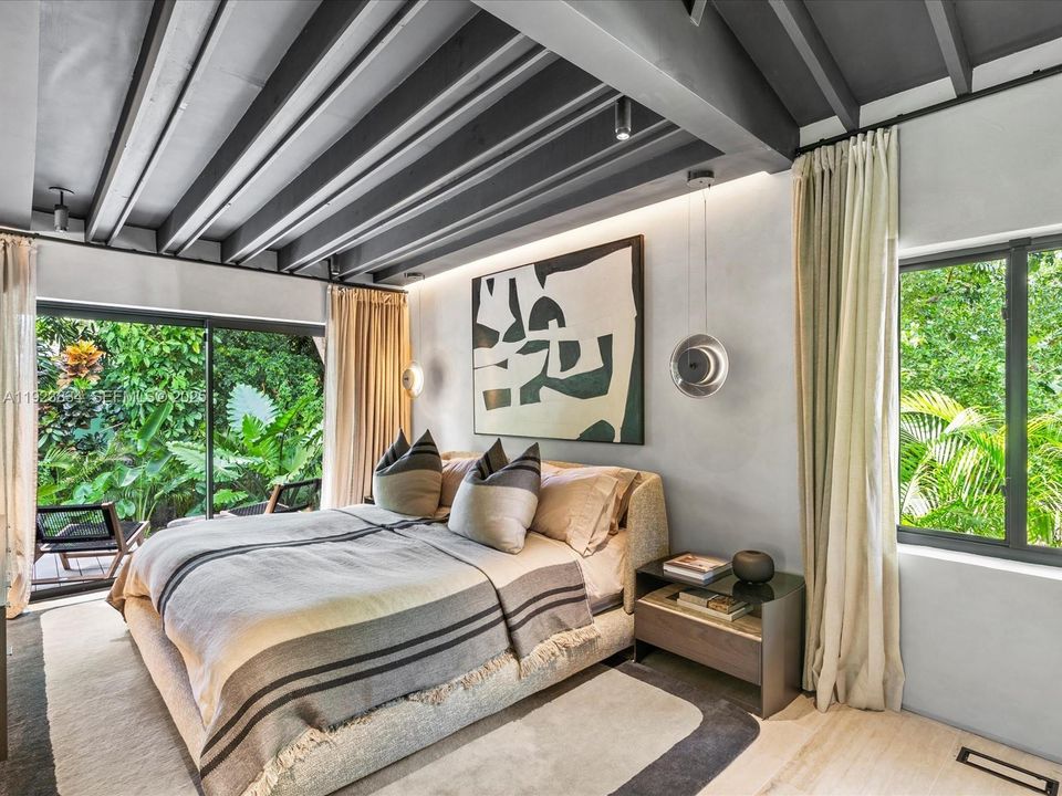 For Sale: $2,480,000 (2 beds, 3 baths, 1094 Square Feet)