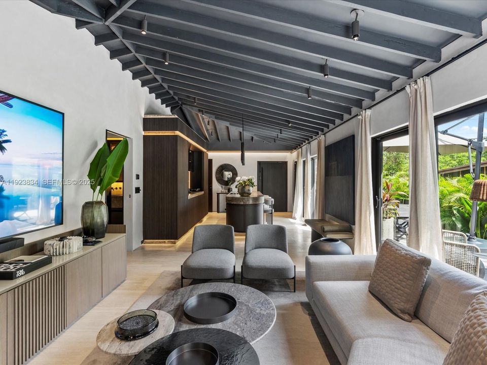 For Sale: $2,480,000 (2 beds, 3 baths, 1094 Square Feet)