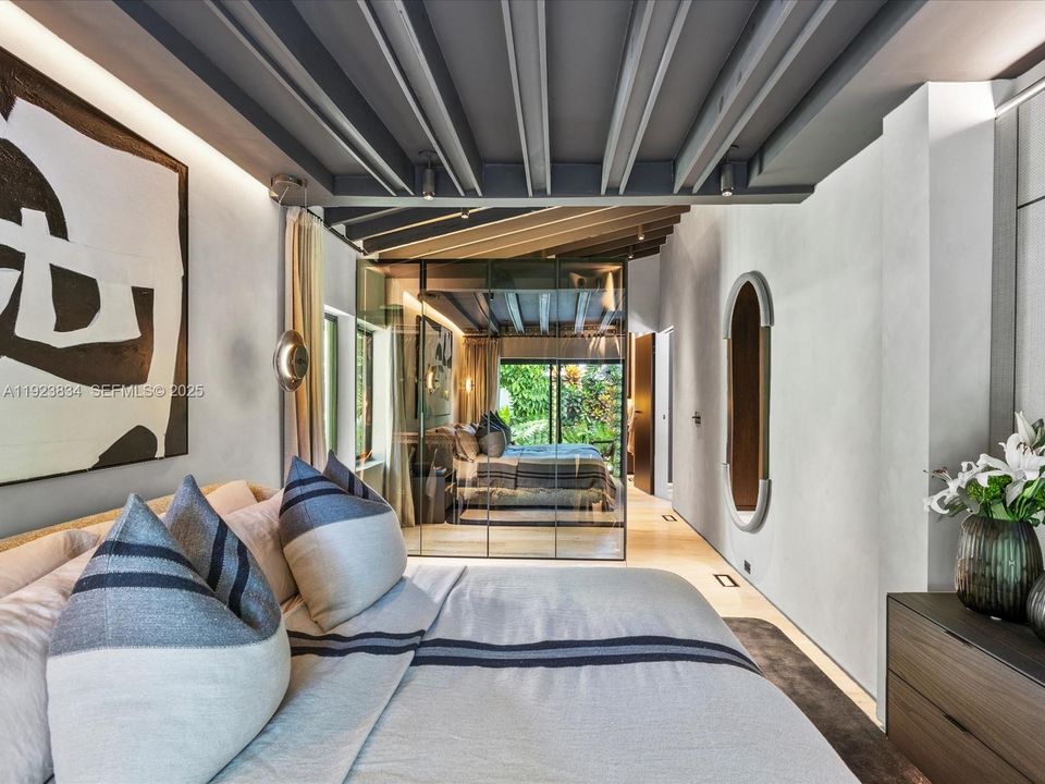 For Sale: $2,480,000 (2 beds, 3 baths, 1094 Square Feet)