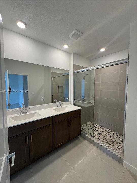 В аренду: $3,600 (4 спален, 3 ванн, 0 Квадратных фут)