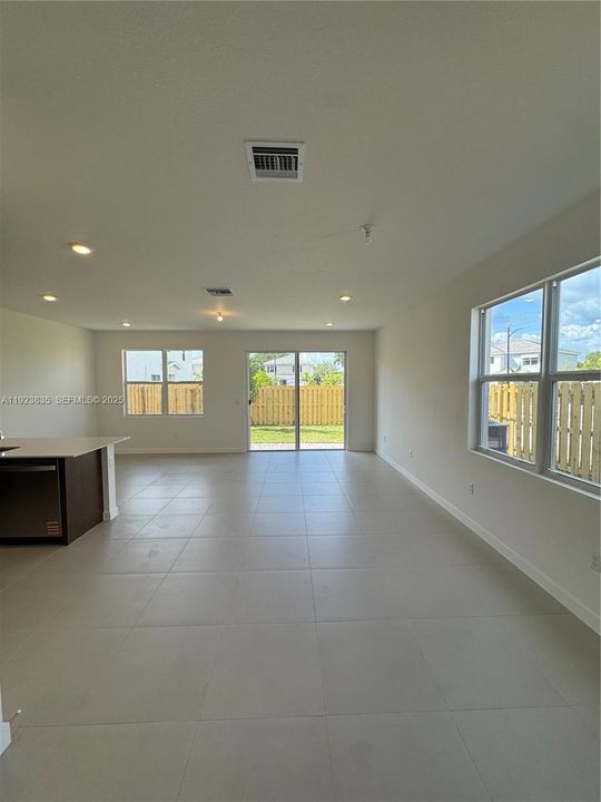 В аренду: $3,600 (4 спален, 3 ванн, 0 Квадратных фут)