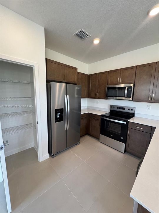 В аренду: $3,600 (4 спален, 3 ванн, 0 Квадратных фут)