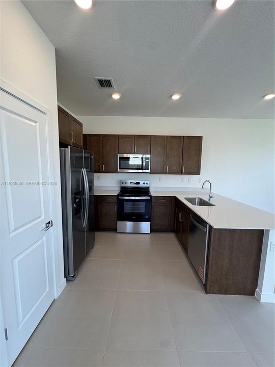 В аренду: $3,600 (4 спален, 3 ванн, 0 Квадратных фут)