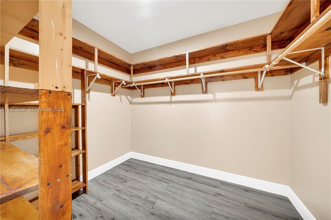 For Rent: $2,600 (2 beds, 2 baths, 1330 Square Feet)