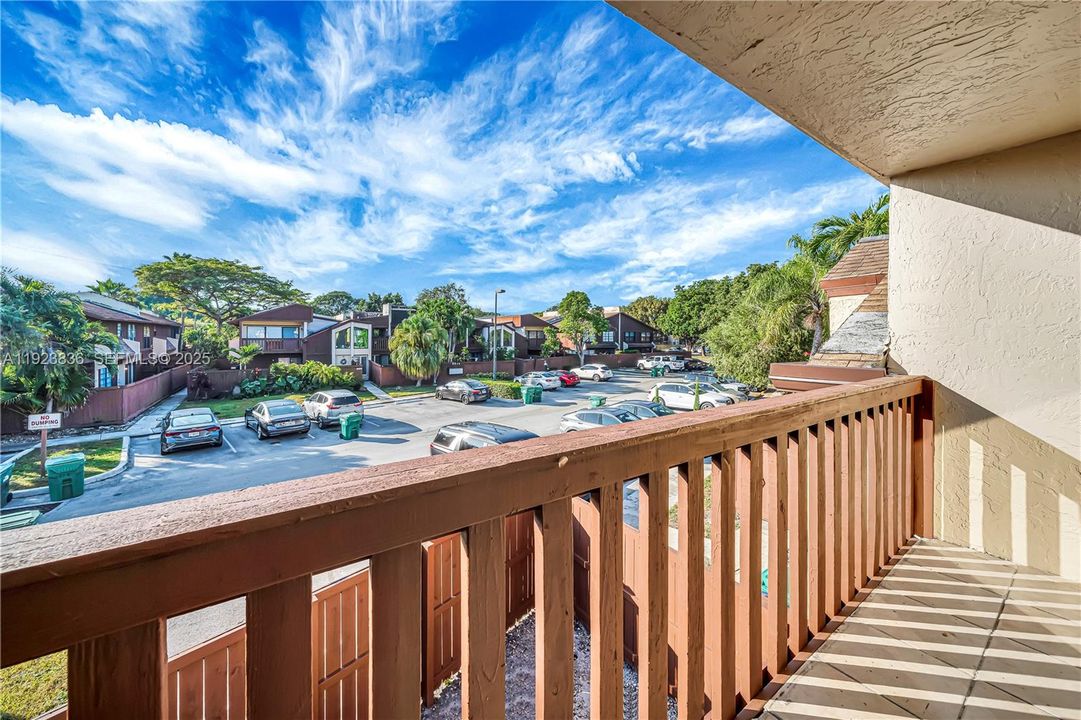 For Rent: $2,600 (2 beds, 2 baths, 1330 Square Feet)