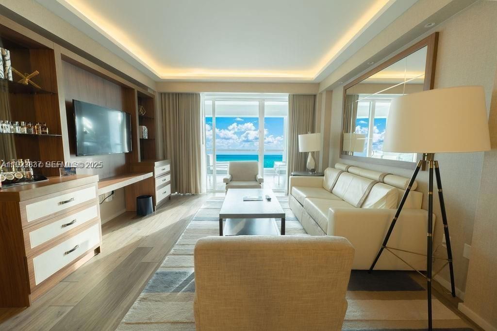 待售: $1,395,000 (2 贝兹, 2 浴室, 1061 平方英尺)