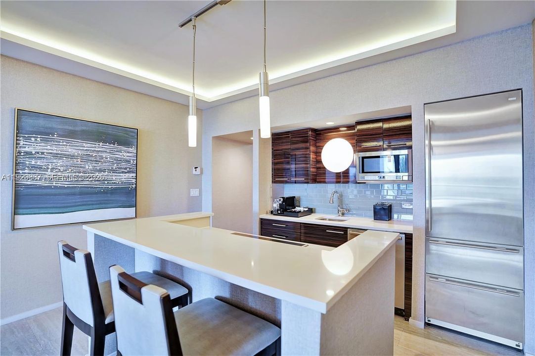 待售: $1,395,000 (2 贝兹, 2 浴室, 1061 平方英尺)