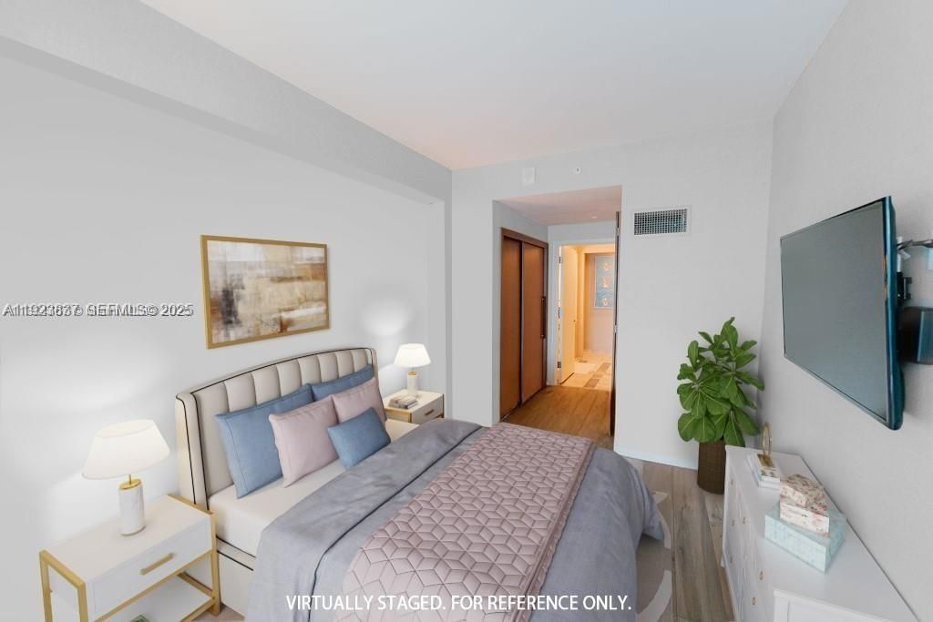 待售: $1,395,000 (2 贝兹, 2 浴室, 1061 平方英尺)