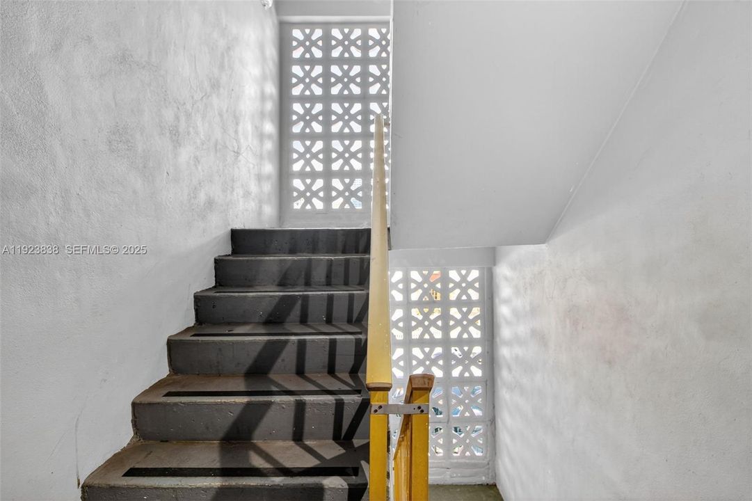 Active With Contract: $2,800 (3 beds, 2 baths, 0 Square Feet)