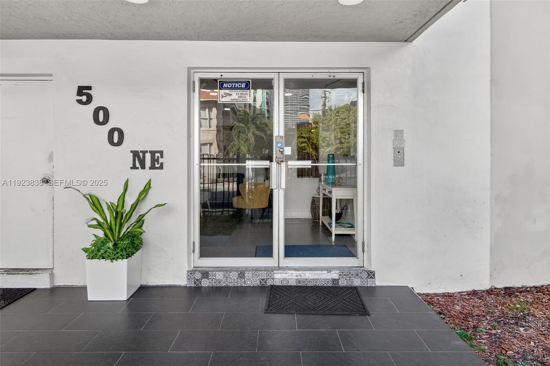 Active With Contract: $2,800 (3 beds, 2 baths, 0 Square Feet)