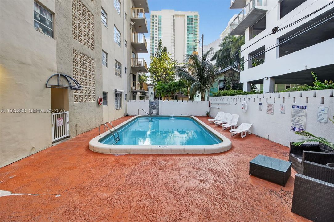 Active With Contract: $2,800 (3 beds, 2 baths, 0 Square Feet)