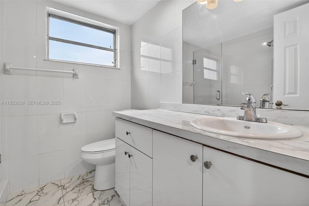 Active With Contract: $2,800 (3 beds, 2 baths, 0 Square Feet)