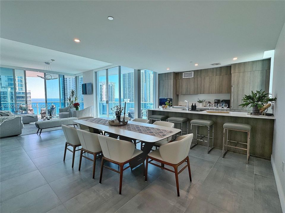 For Rent: $15,000 (3 beds, 3 baths, 2100 Square Feet)