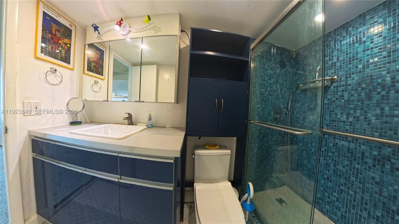 待售: $324,999 (1 贝兹, 1 浴室, 846 平方英尺)