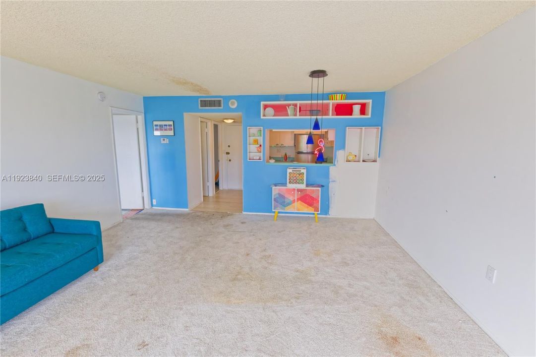 待售: $324,999 (1 贝兹, 1 浴室, 846 平方英尺)