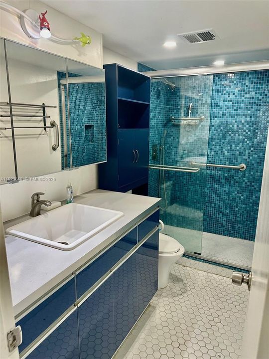 待售: $324,999 (1 贝兹, 1 浴室, 846 平方英尺)