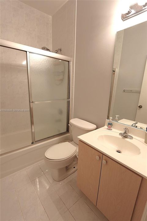 В аренду: $3,500 (3 спален, 2 ванн, 1710 Квадратных фут)