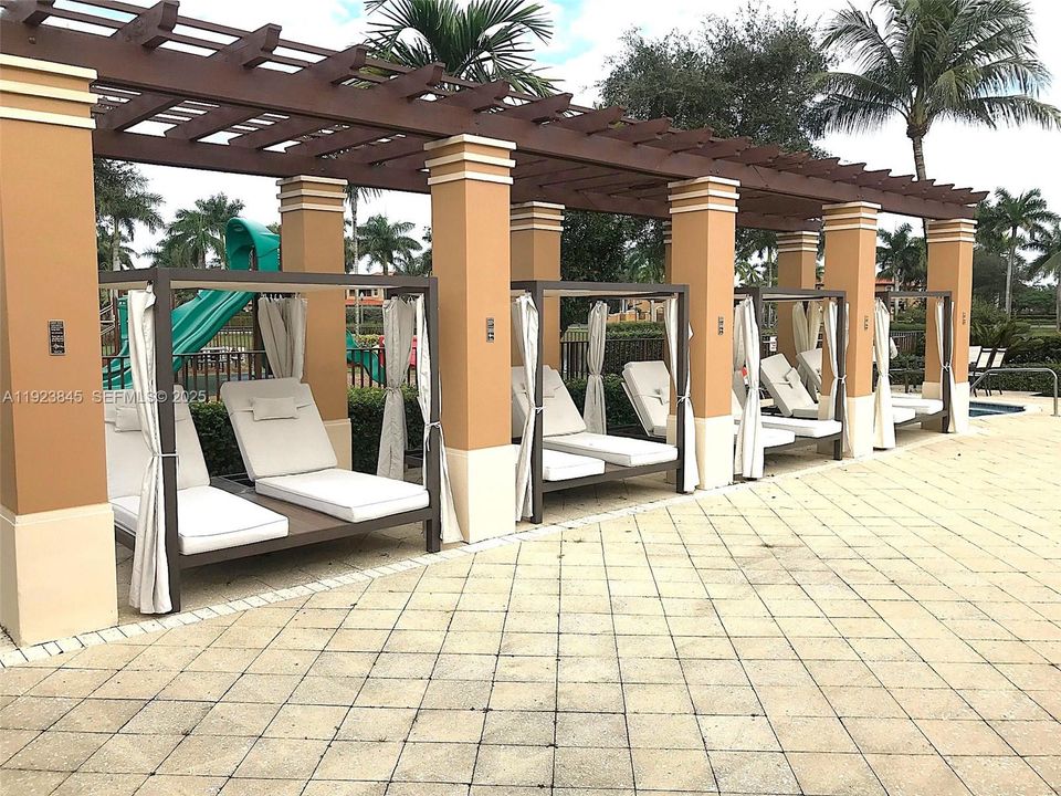 В аренду: $3,500 (3 спален, 2 ванн, 1710 Квадратных фут)