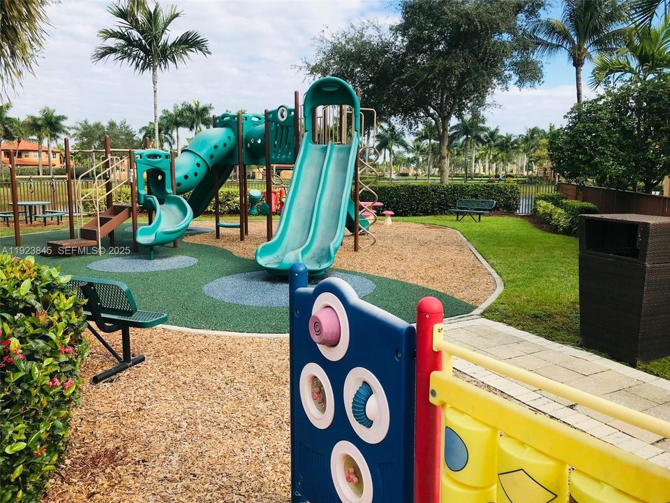 В аренду: $3,500 (3 спален, 2 ванн, 1710 Квадратных фут)