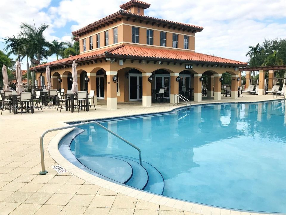 В аренду: $3,500 (3 спален, 2 ванн, 1710 Квадратных фут)