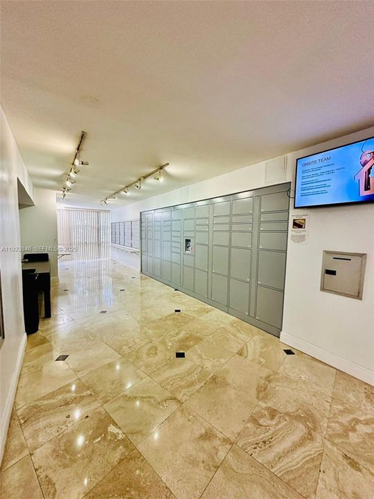 For Rent: $1,840 (1 beds, 1 baths, 875 Square Feet)