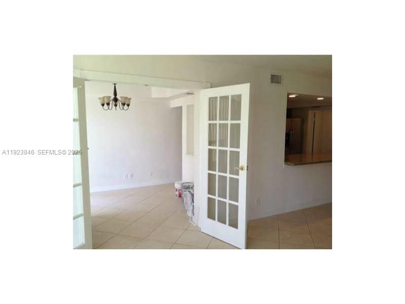 For Rent: $1,840 (1 beds, 1 baths, 875 Square Feet)