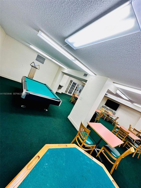 For Rent: $1,840 (1 beds, 1 baths, 875 Square Feet)