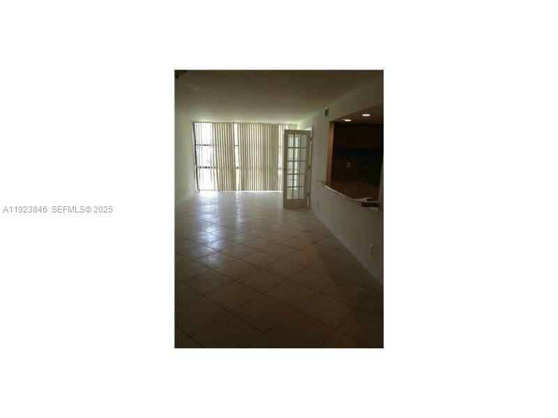 For Rent: $1,840 (1 beds, 1 baths, 875 Square Feet)