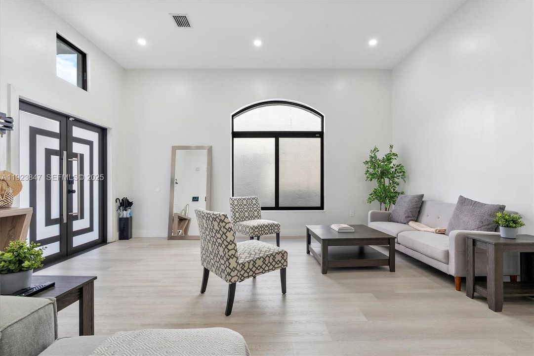 待售: $829,900 (3 贝兹, 2 浴室, 1940 平方英尺)