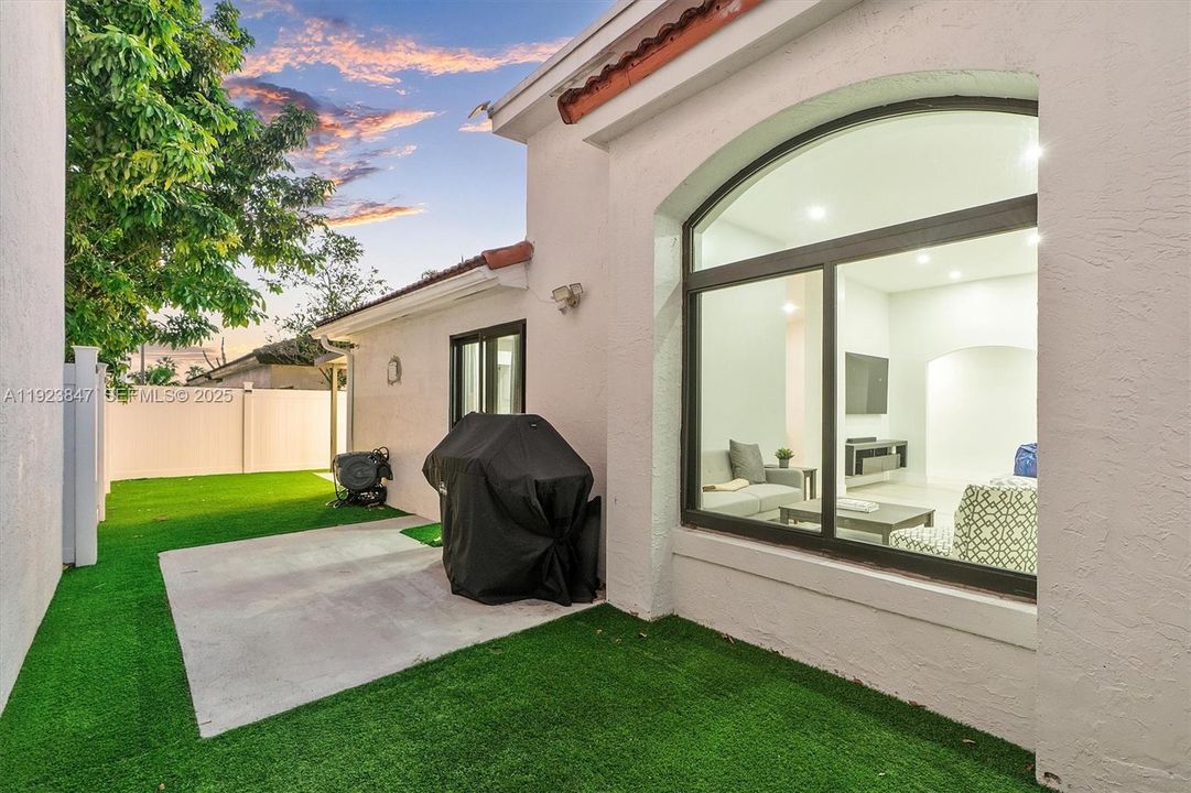 待售: $829,900 (3 贝兹, 2 浴室, 1940 平方英尺)