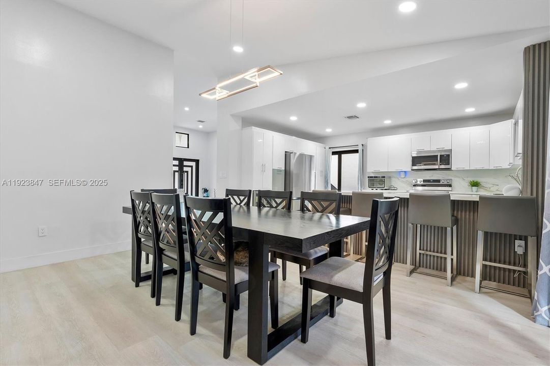 待售: $829,900 (3 贝兹, 2 浴室, 1940 平方英尺)