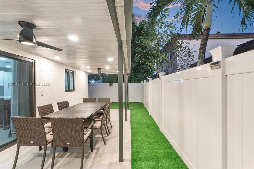 待售: $829,900 (3 贝兹, 2 浴室, 1940 平方英尺)