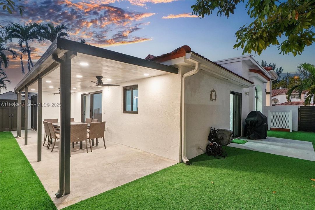 待售: $829,900 (3 贝兹, 2 浴室, 1940 平方英尺)