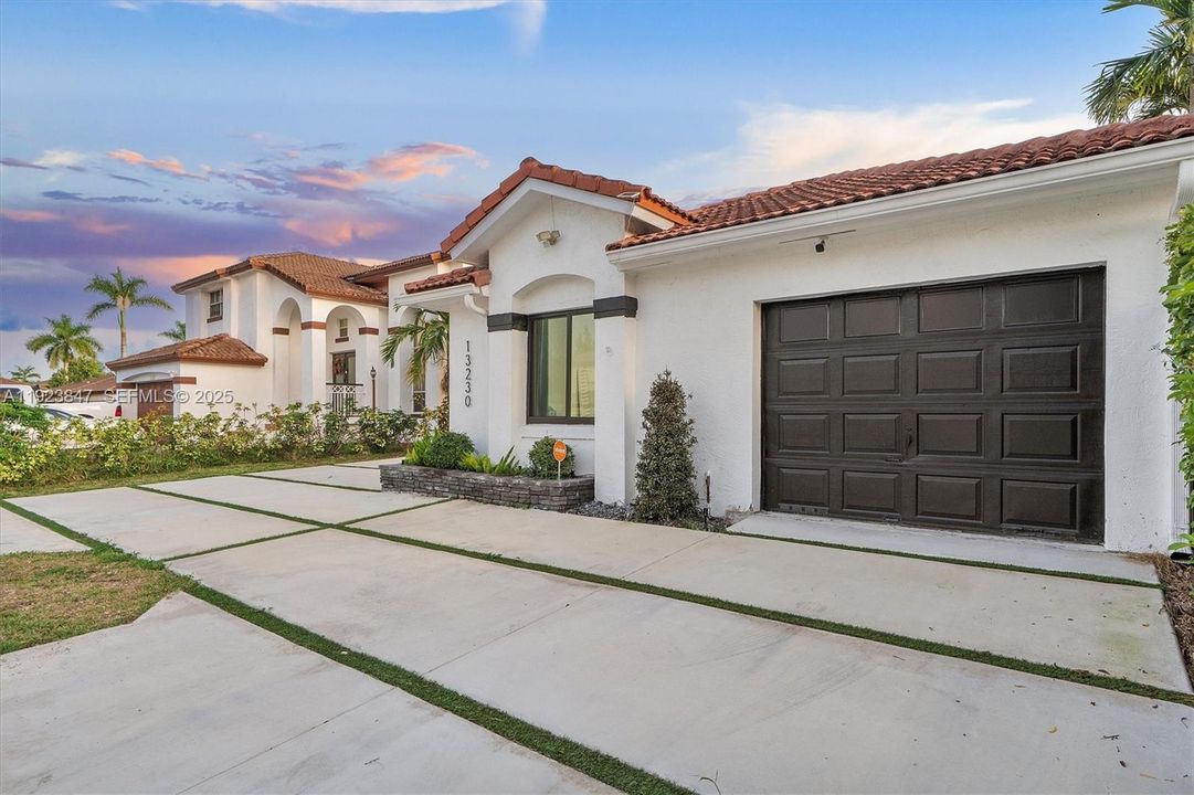 待售: $829,900 (3 贝兹, 2 浴室, 1940 平方英尺)